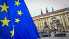Prager Burg und die Europaflagge | Foto: picture alliance/dpa/CTK | Vit Simanek