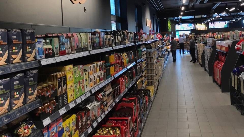 Brede gange, som på den ene side har det faste sortiment, og som ind mod midten af butikken har det renoverede spotvarekoncept, som spiller sammen med sdet øvrige sortimentet i det pågældende afsnit af buitikken. Det skal løfte kundeoplevelsen, siger Michael Løve.