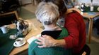 Mange danskere har haft Alzheimers tæt inde på livet. Cirka 25.000 personer over 65 år har diagnosen, og langt flere end det vurderes at have en demenssygdom. (Arkivfoto) | Foto: Ida Guldbæk Arentsen/Ritzau Scanpix