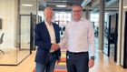 Bo Bendsen (tv.) overtager stillingen som adm. direktør i Devote Consulting fra stifter Thomas Rasmussen (th.) | Photo: Devote /PR