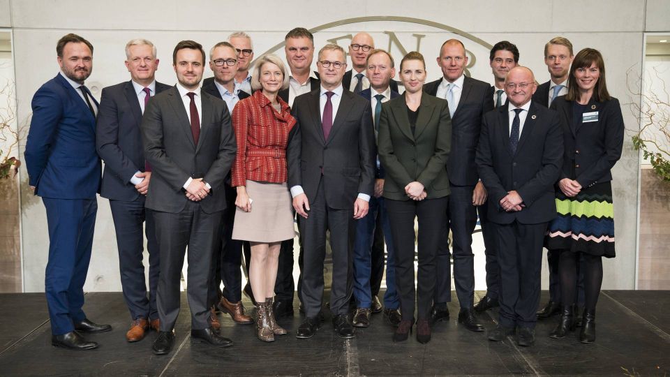 Statsminister Mette Frederiksen præsenterede i november 2019 regeringens 13 klimapartnerskaber ved et møde på Marienborg. De 13 partnerskaber repræsenterede alle grene af dansk erhvervsliv. | Foto: regeringen.dk