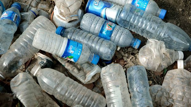 Ifølge EU-Startups er der 66 gange så mange plastflasker i verden, som der er mennesker. | Foto: Niels Hougaard