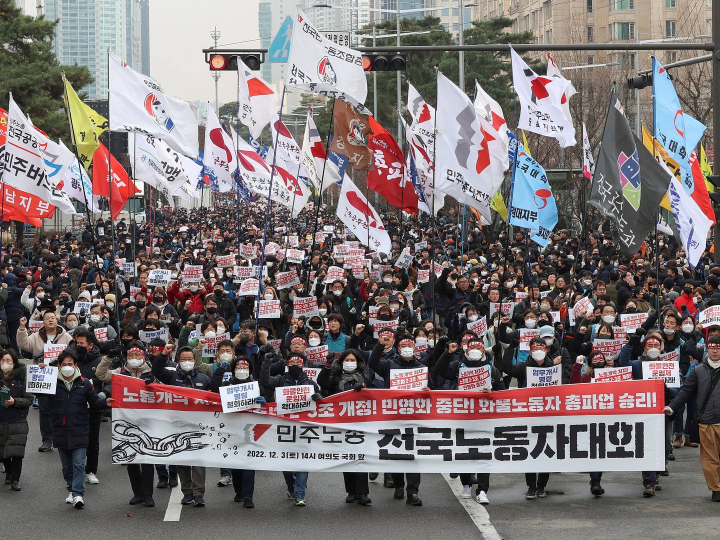 Major Korean union joins truckers' protest as strike broadens —  ShippingWatch