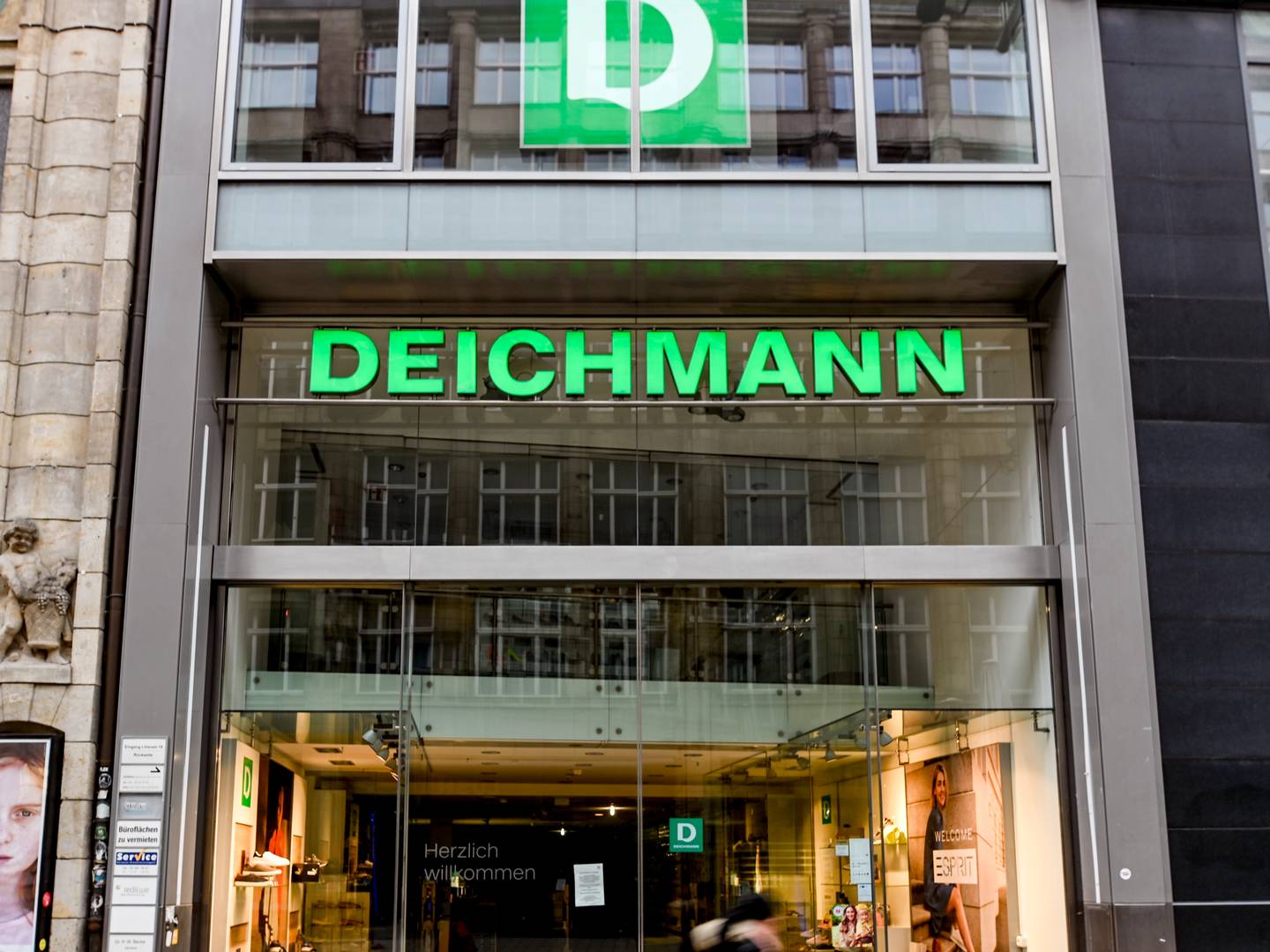 skak Tilstedeværelse Investere Svigtende trafik i storcentre sender Deichmanns bundlinje i rødt —  DetailWatch