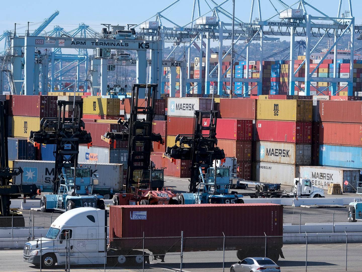 West Coast dockworkers have a tentative agreement on some issues