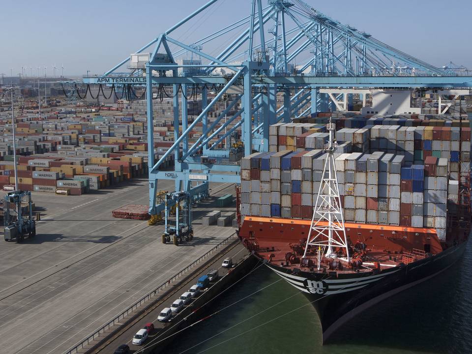 APM Terminals considers selling a Rotterdam terminal ShippingWatch