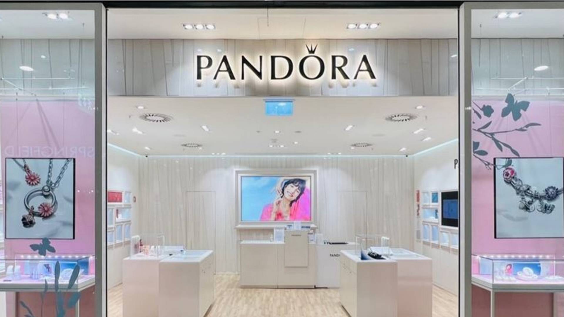 Pandora skyder i salg af smykker til kæledyr — DetailWatch