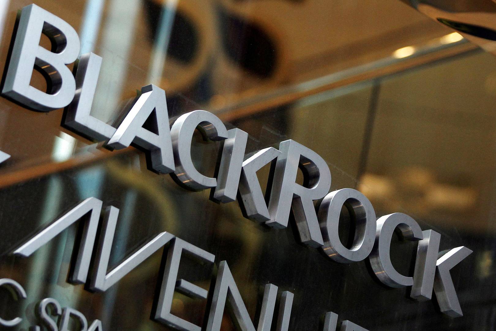 BlackRock reports Q3 AUM decline