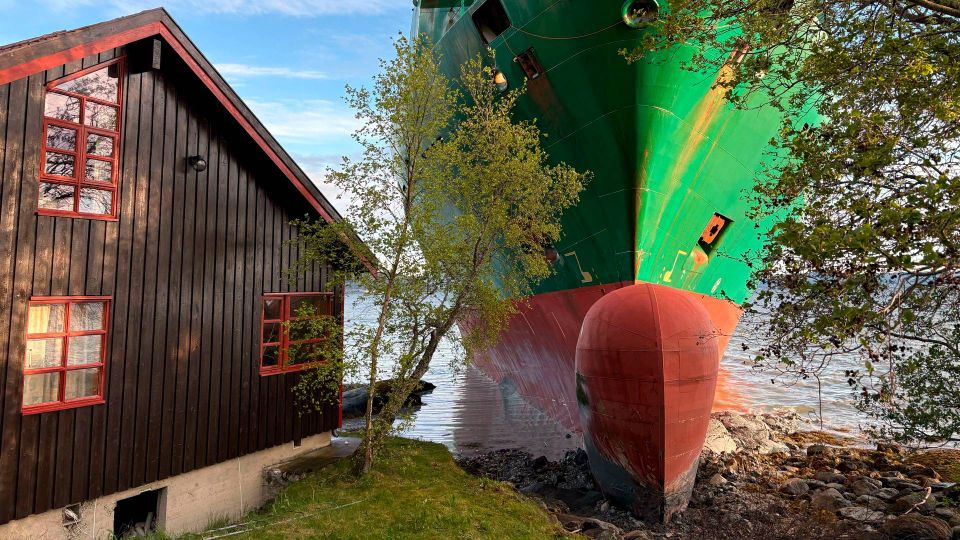 Nordmand vågnede med kæmpe containerskib i haven