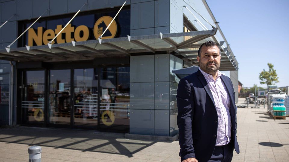 Netto med direktør Braw Bakir i spidsen vil udvide kæden, der har 532 butikker i dag, yderligere med overtagelsen af 21 Aldi-butikker. | Foto: Stine Schjøtler