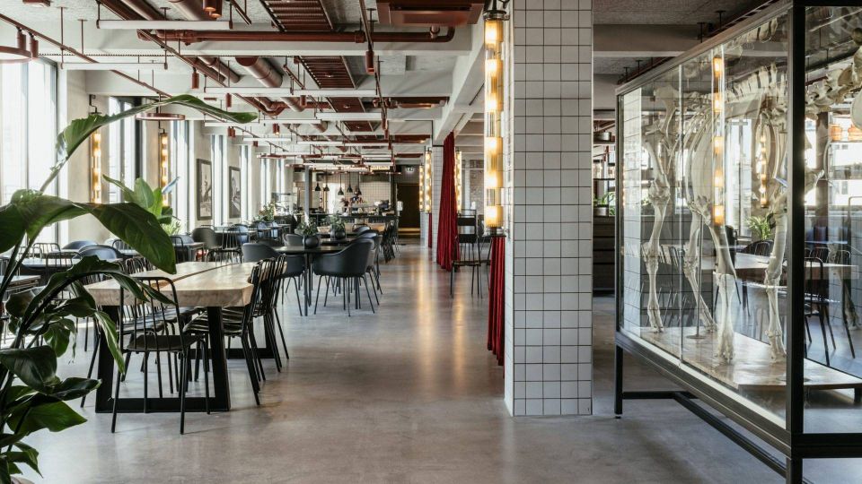 FLERBRUK: Med restaurant Kraft og store fellesarealer er lokalene også egnet for selskaper og andre sosiale sammenkomster. | Foto: Ragde