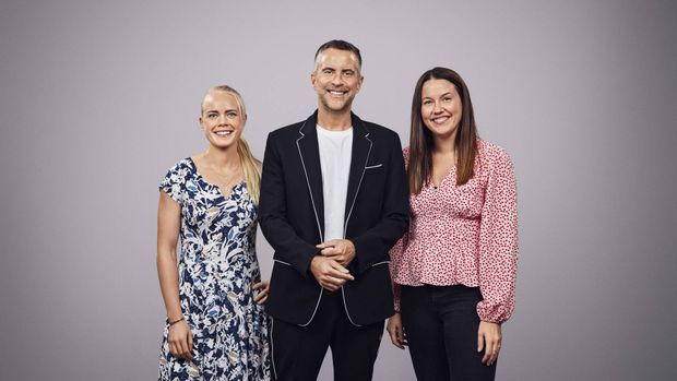 Ladybox' stiftere, Camilla Bilgrav og Camilla Paulsen, flankerer deres ene investor, Jacob Risgaard. | Foto: Pr