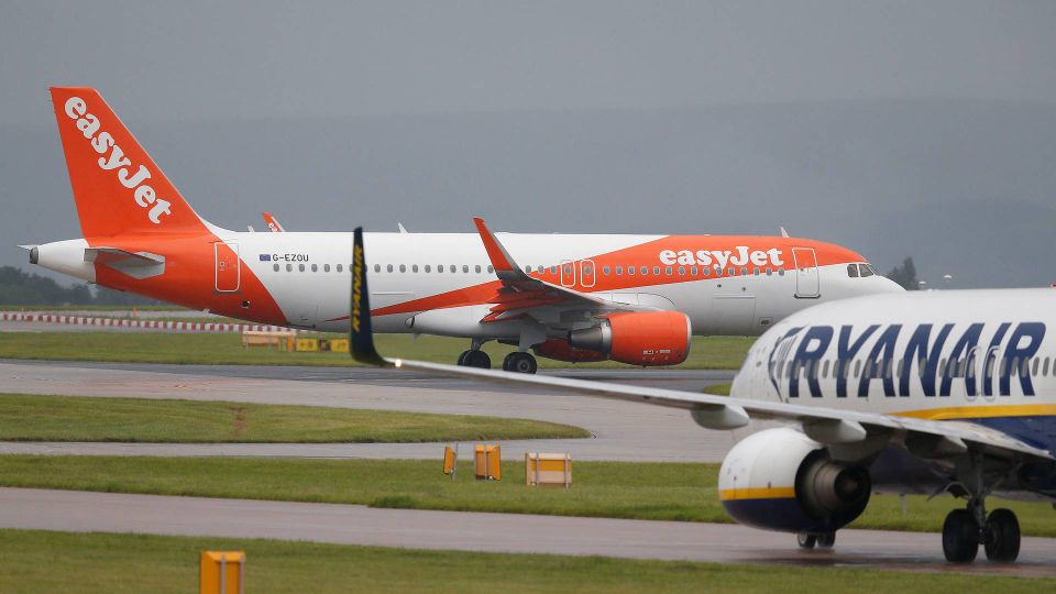 Lavprisselskaber som Ryanair og Easyjet udleder mindre CO2 per passagerkilometer end mange af de traditionelle netværksflyselskaber. | Foto: Andrew Yates/Reuters/Ritzau Scanpix