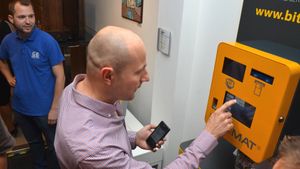 Beispiel eines Krypto-ATM, hier in Tschechien. | Foto: picture alliance / dpa | Vladislav Galgonek