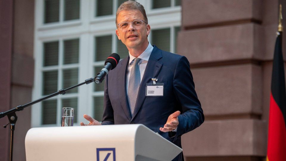 Deutsche Bank Vervielfacht Gewinn Im Zweiten Quartal 2021