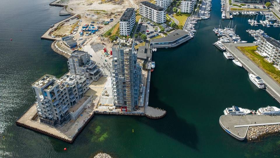 Byggegrunden i Tuborg Havn endte med at blive solgt til Danica Ejendomme, der i dag opfører over 50.000 kvm luksuslejligheder under navnet Tuborg Strandeng. | Foto: Danica Ejendomme