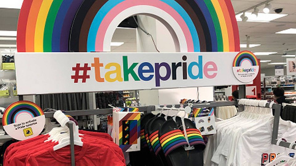 Pride-tematiseret merchandise I Target, Take Pride. | Foto: Getty Images