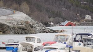 En molo, en kai og en brygge gikk med i skredet. | Foto: Kim-Arne Larsen / NTB