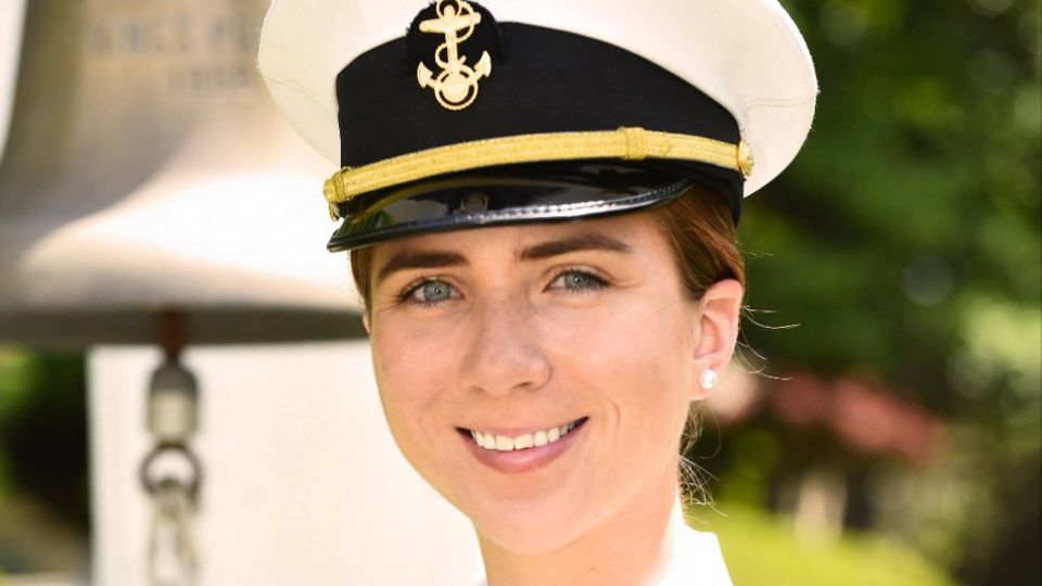 Hope Hicks fortalte i et anonymt blogindlæg sidste år om en voldtægt ombord på et Maersk-skib. Nu står hun frem med navn og billede og har netop sagsøgt shippingselskabet. | Foto: Maritime Legal Solutions
