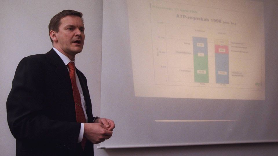 Lars Rohde præsenterer ATPs regnskab for 1998. | Foto: Jens Dresling