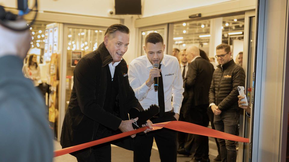 Power har kørt slagtilbud siden den store åbning af Danmarks største elektronikvarehus i Ishøj i midten af november. | Foto: Power/Pr