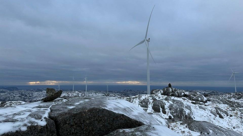 Tellenes vindkraftverk ligger i rogalandskommunene Lund og Sokndal og består av 50 turbiner. | Foto: Eviny