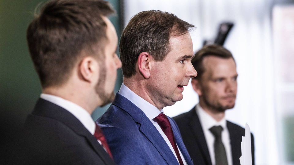 Finansminister Nicolai Wammen orienterer sammen med erhvervsminister Simon Kollerup og beskæftigelsesminister Peter Hummelgaard om regeringens første coronakrise-tiltag over for erhvervslivet. | Foto: Ólafur Steinar Rye Gestsson / Ritzau Scanpix