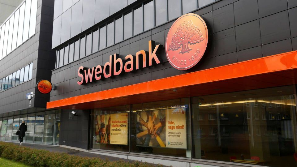 En af Sveriges største banker, Swedbank, styrkede sine nettorenteindtægter med 31 procent i fjerde kvartal 2022. | Foto: Ints Kalnins / Reuters / Ritzau Scanpix