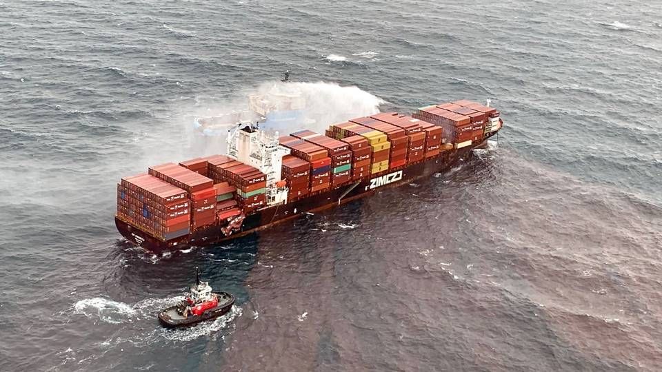 Container vessel lost over 100 containers in the wake of fire