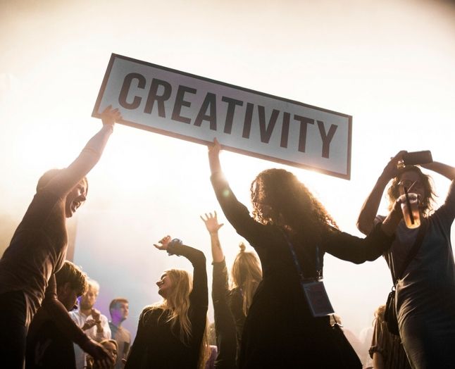 Adskillige af den kreative industris giganter er enige om, at kreativitet skal bruges i den gode sags tjeneste. Dette, og meget mere, kunne man høre på Creativity World Forum (CWF) i Aarhus. Foto Zuhal Kocan.