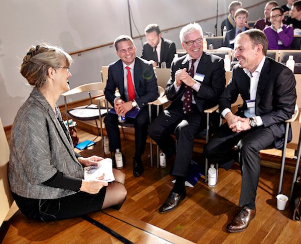Nina Schmidt i venners lag. Fra venstre: Kim Fournais, CEO Saxo Bank, Flemming Lindeløv, Deltaq og Thomas Schmidt, MD McKinsey & Company. Polfoto/Ole Lind.