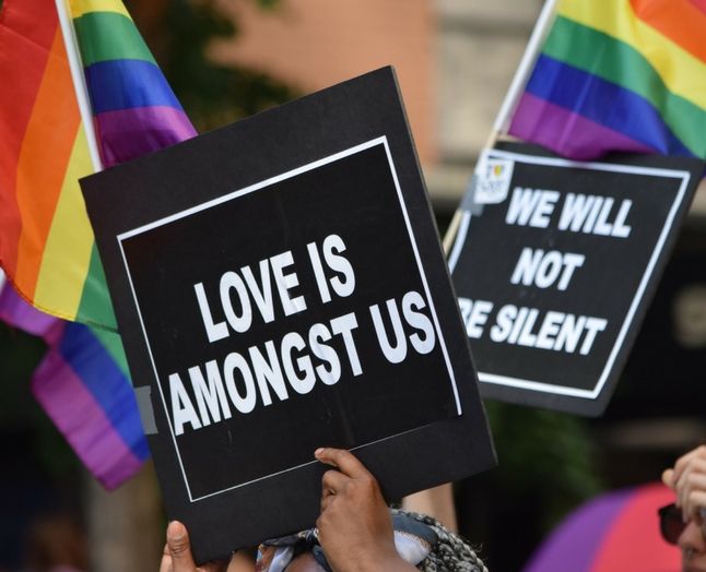 Det kan ikke altid være Pridewashing, når brands viser regnbuefarverne i støtte. Sommetider må der være tale om brand bashing. Kilde: Getty Images.