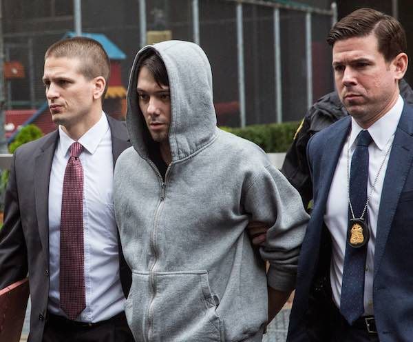 Den kriminelle venture kapitalist fra samfundets elite Martin Shkreli arresteres. Getty Images.