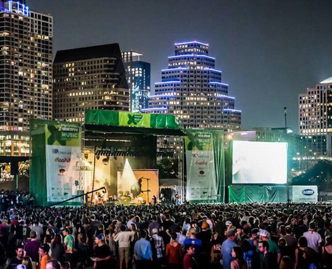 South by Southwest (SXSW) er verdens største festival for musik, film og interaktive medier. Folk fra over 84 lande mødes i Austin, Texas, for at dele viden og blive opdateret på alt det fede. Foto: Getty Images.