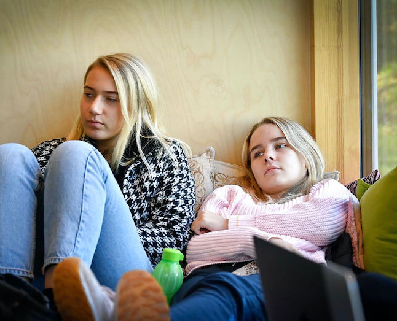 Hvordan får vi de unge op af stolen, når der er kommunalvalg? Det besluttede Danske Regioner sig for at undersøge. Billede fra ungdomsskolen i Støvring. Foto: Kim Dahl Hansen/Ritzau Scanpix.