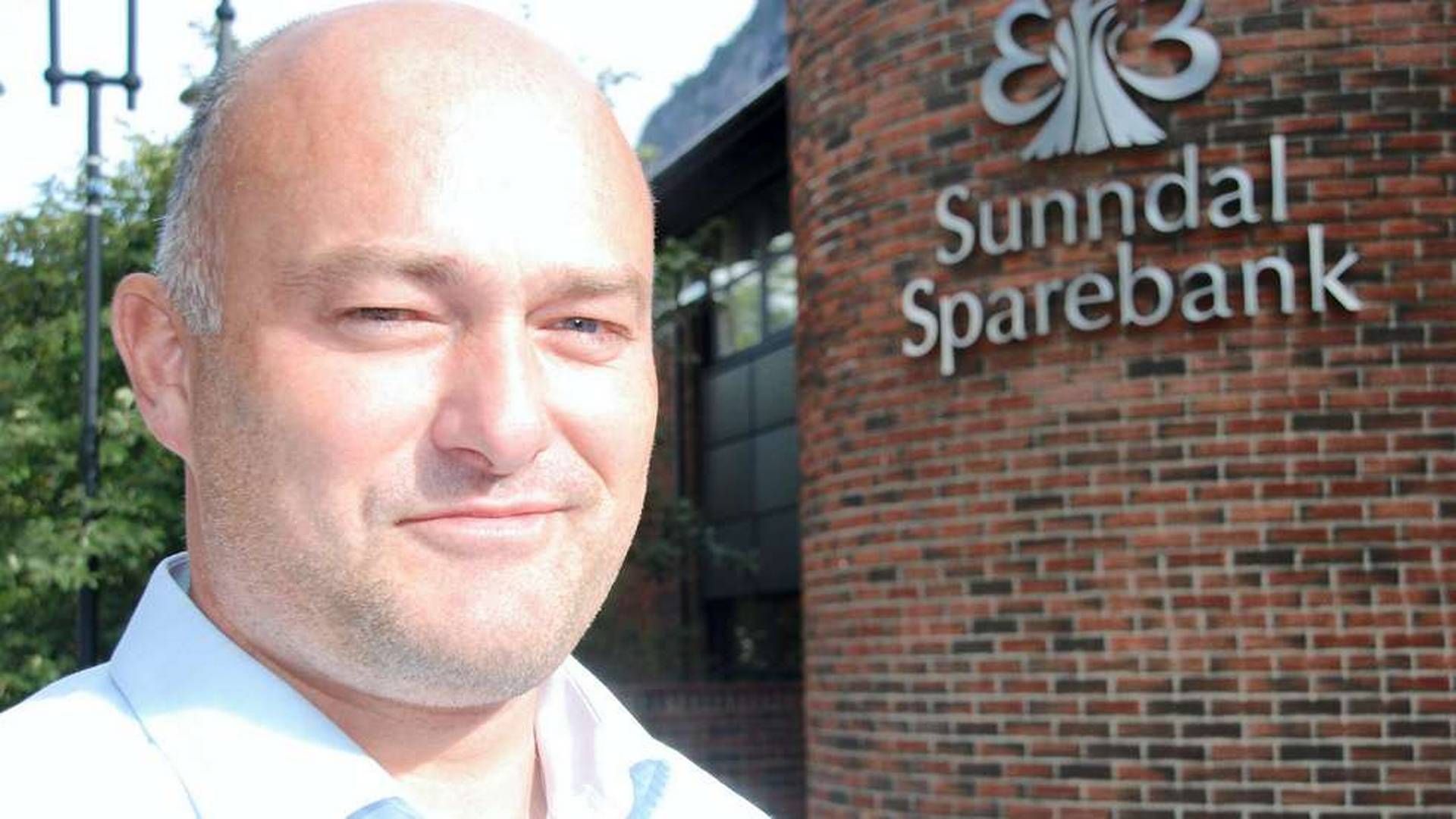 ÅPNER NYTT KONTOR: Administrerende banksjef Jonny Engdahl i Sunndal sparebank.