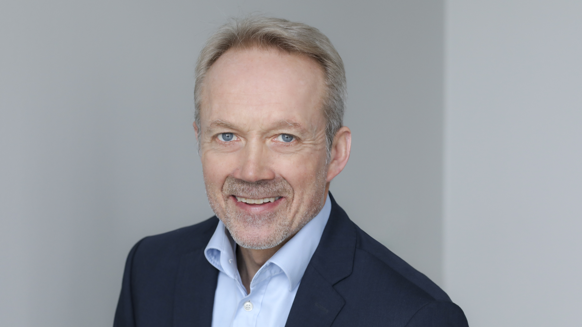 HEKTISK: Administrerende banksjef i Skagerrak Sparebank, Jan Kleppe sier det er travle dager før trippelfusjonen er i boks. | Foto: Christian Guldstad
