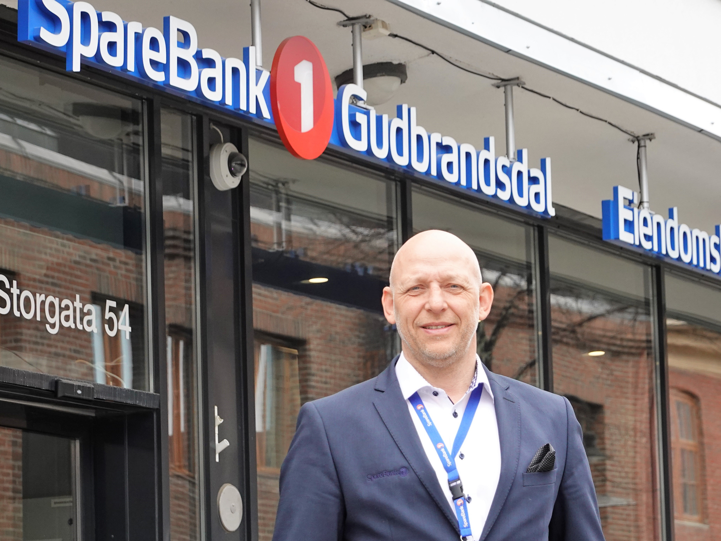 OPTIMISTISK: Administrerende banksjef Per Ivar Kleiven synes det blir spennende med ny ledergruppe til høsten. | Photo: SpareBank 1 Gudbrandsdal