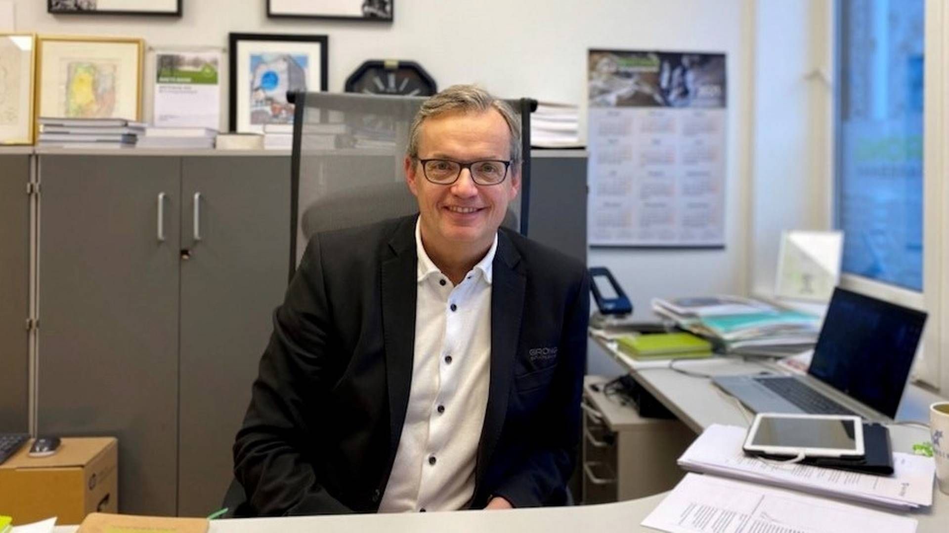 Administrerende banksjef Jon Håvard Solum i Grong sparebank vil se på muligheten til å ha bank light-kontorer. | Foto: Grong sparebank