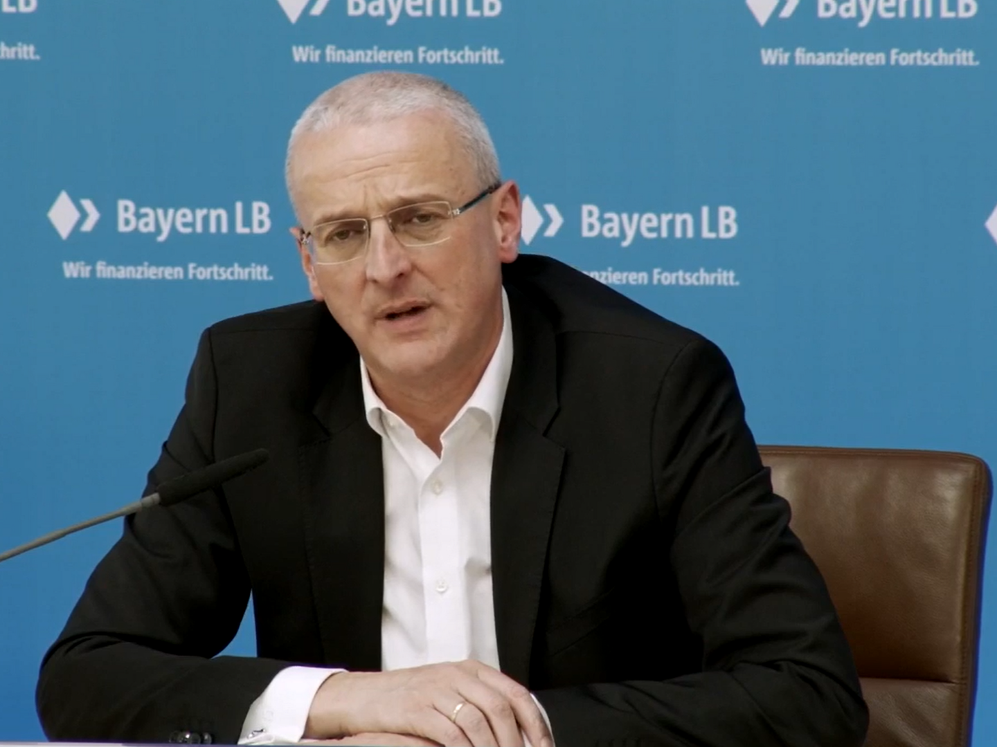 Stephan Winkelmeier ist bereits seit 2019 Vorstandsvorsitzender der BayernLB. | Foto: Screenshot FinanzBusiness