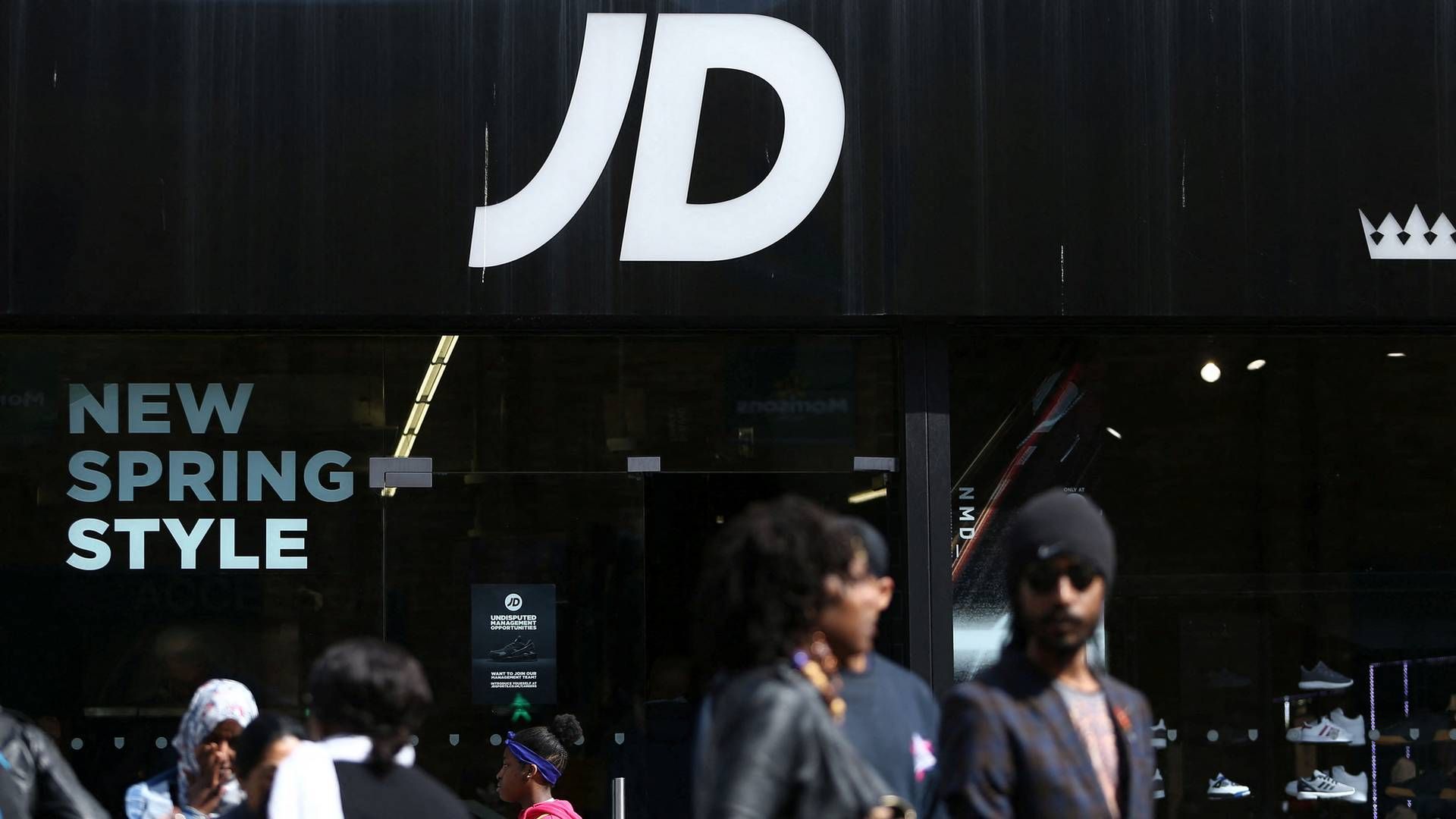 JD Sports må se sig nødsaget til at skille sig af med skokæden Footasylum med 63 britiske butikker. Køber er et tysk kapitalforvaltningsselskab. | Foto: Neil Hall/Reuters