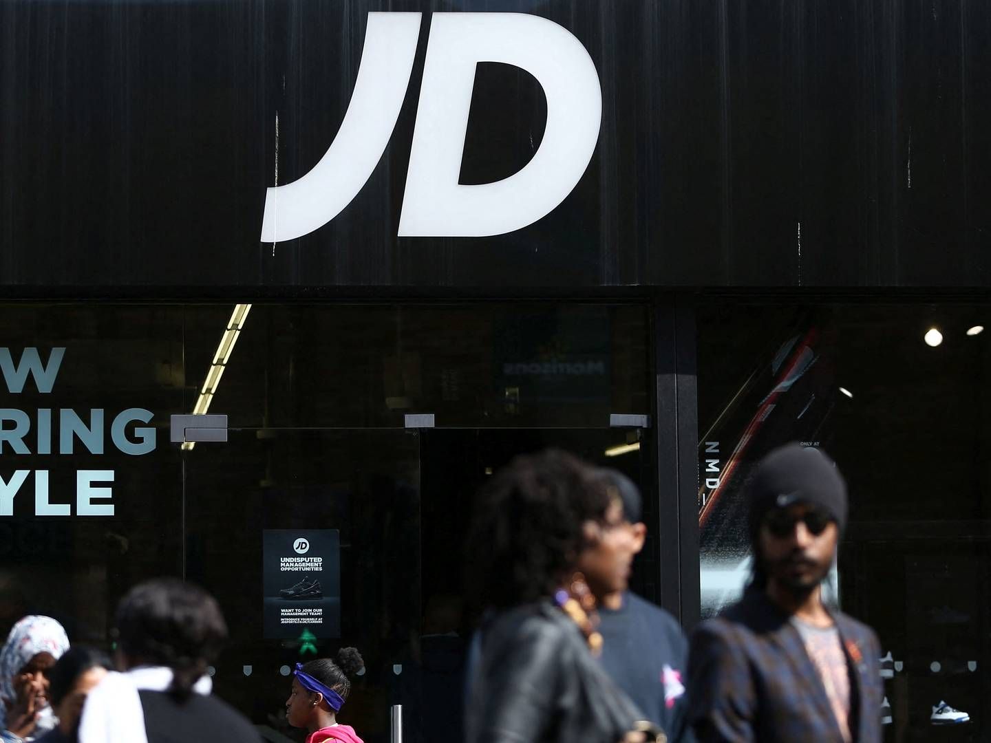 JD Sports må se sig nødsaget til at skille sig af med skokæden Footasylum med 63 britiske butikker. Køber er et tysk kapitalforvaltningsselskab. | Foto: Neil Hall/Reuters