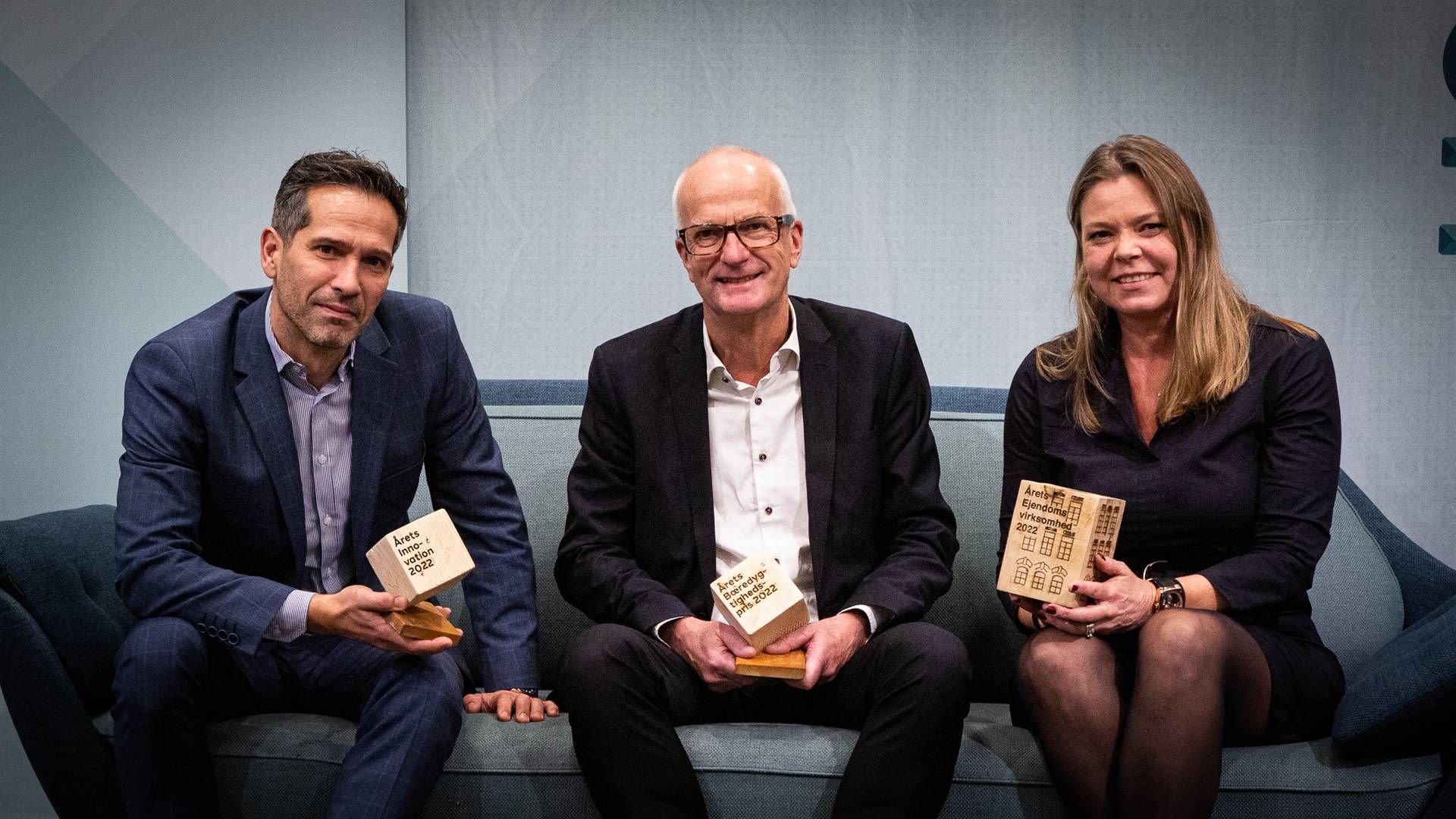 Sidste års vindere af ejendomsbranchens priser: Fra venstre Brian Gade, Container Living (Årets Innovation), Marius Møller, Pensiondanmark (Årets Bæredygtighedspris) og Rikke Lykke, Deas (Årets Ejendomsvirksomhed).