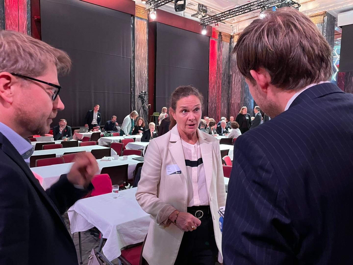 UROLIG: Hilde Tonne, her i samtale med Finansavisen under Statnetts høstkonferanse. | Foto: Lars Heltne