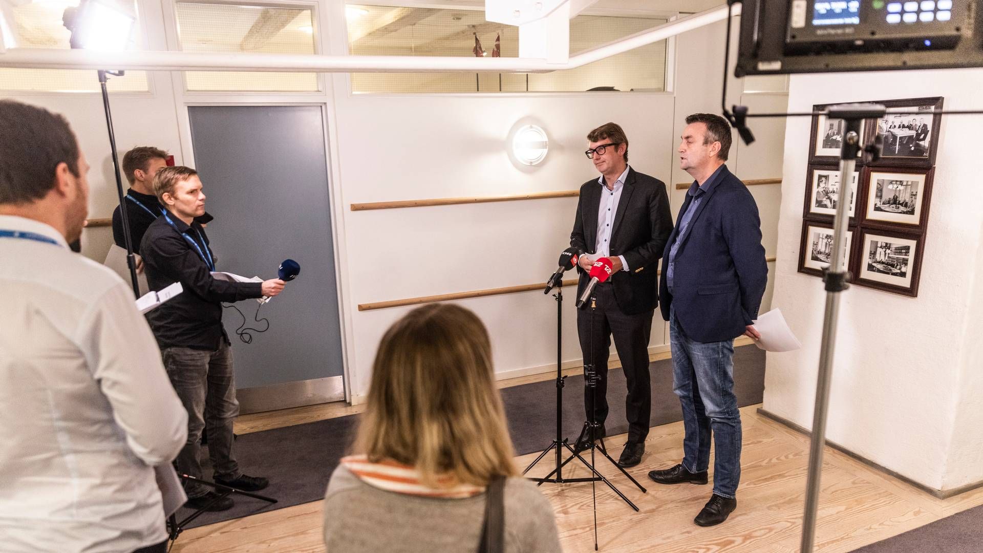 Statsrevisorernes formand Troels Lund Poulsen (V) og næstformand Lars Lahn Jensen (S) holder doorstep om kritik af Kulturministeriet.