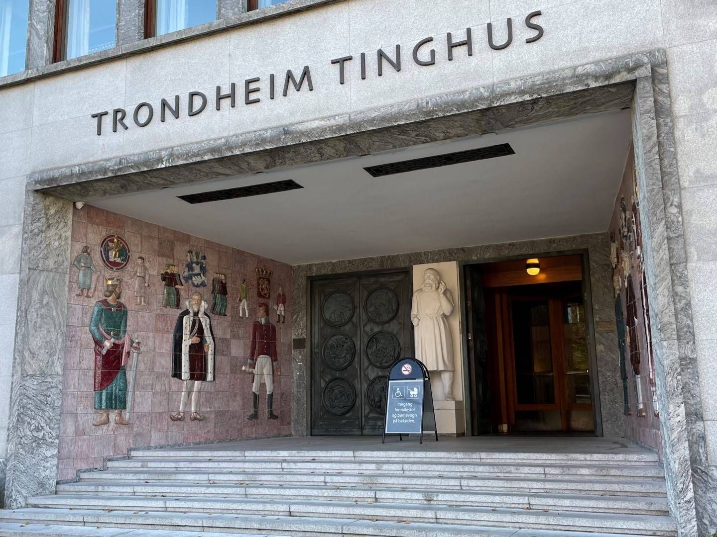 Partene møttes i Trondheim tinghus. | Foto: Aleksander Losnegård, AdvokatWatch