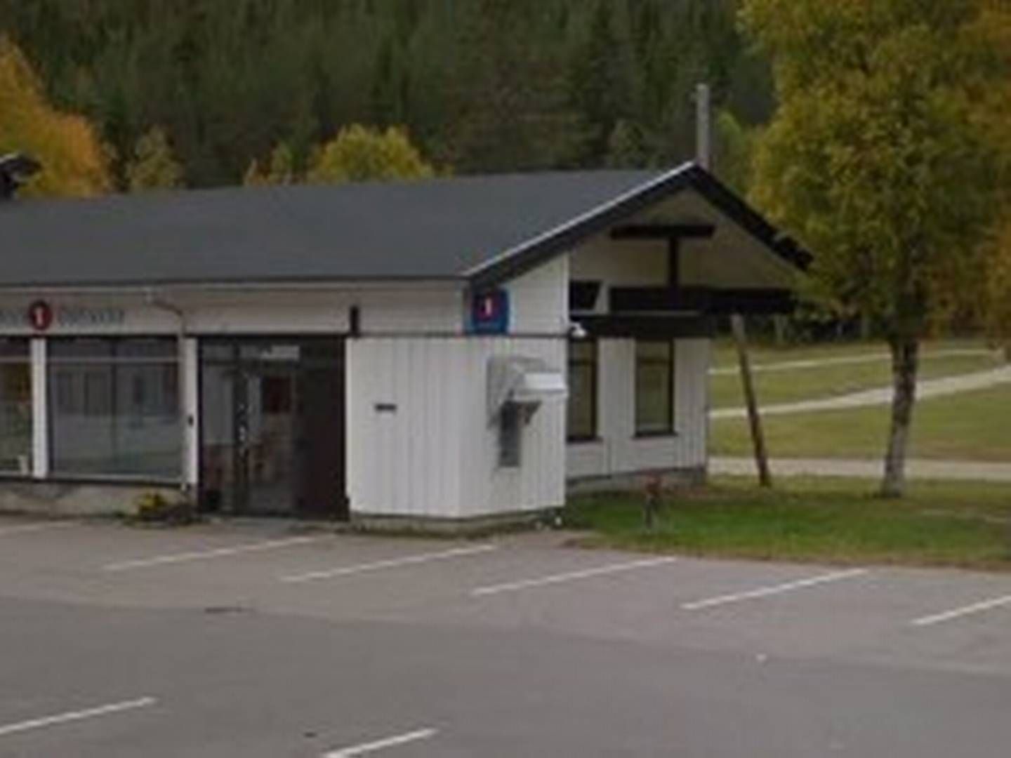 Denne minibanken i Engerdal har vært ute av drift i en måned etter et innbruddsforsøk.