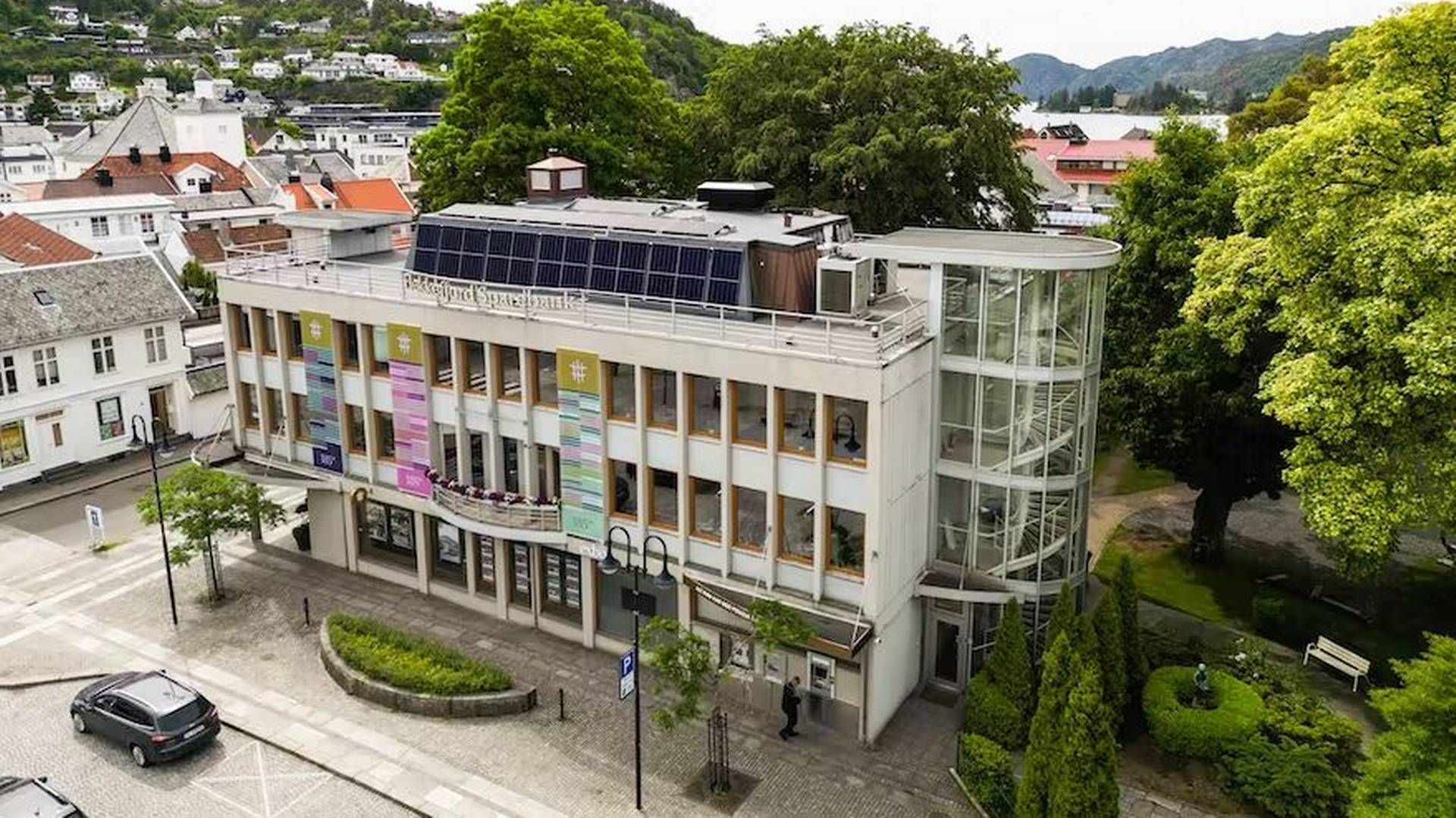 Flekkefjord Spareabnks hovedkontor. | Foto: Flekkefjord Sparebank