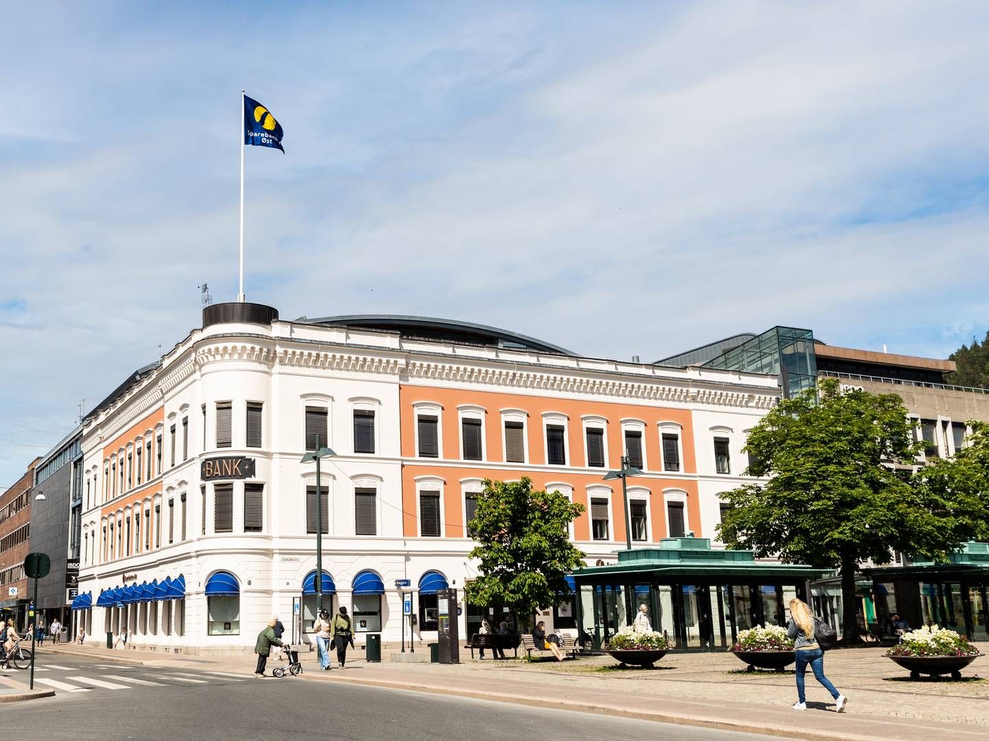 Hovedkontoret til Sparebanken Øst på Bragernes torg i Drammen. Banken har kontorer på omlag 30 steder på Østlandet. | Foto: Sparebanken Øst / PR