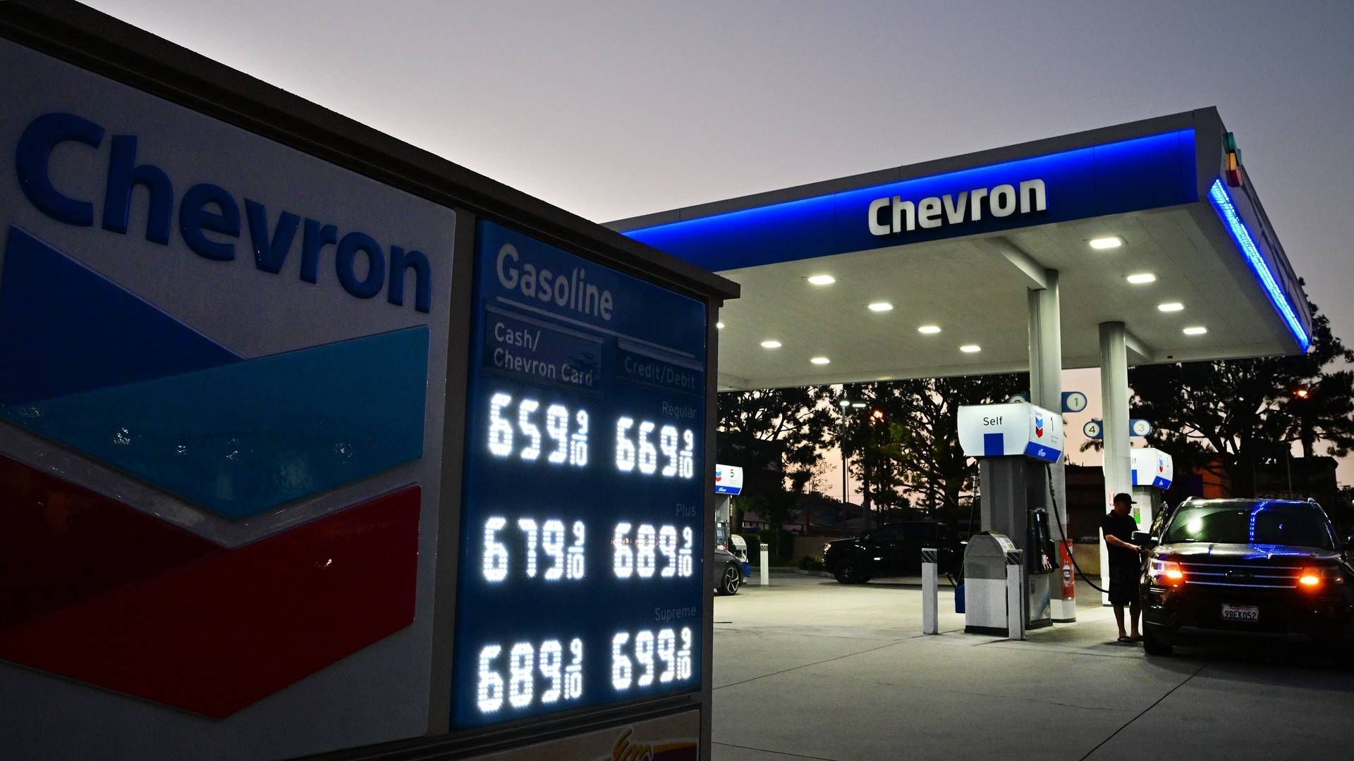 Det er blandt andet lobbyister tilknyttet oliegiganter som amerikanske Chevron, der er registreret som deltagere ved COP27. | Foto: FREDERIC J. BROWN/AFP / AFP